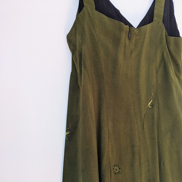 NWOT Gorgeous Olive/Deep Green Midi/Maxi Dress - Picture 5 of 14